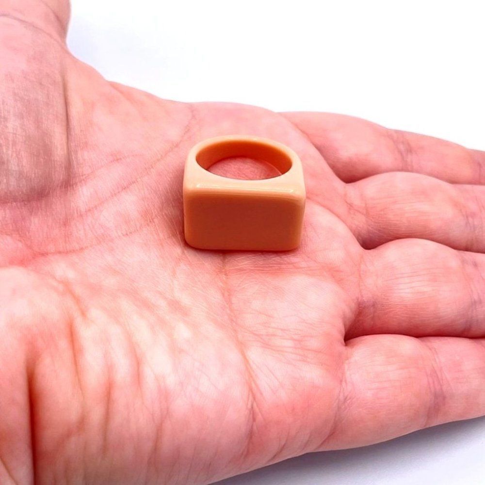 Tan Beige Acrylic Geometric Rectangle Chunky Statement Ring Size 8 - Picture 7 of 8